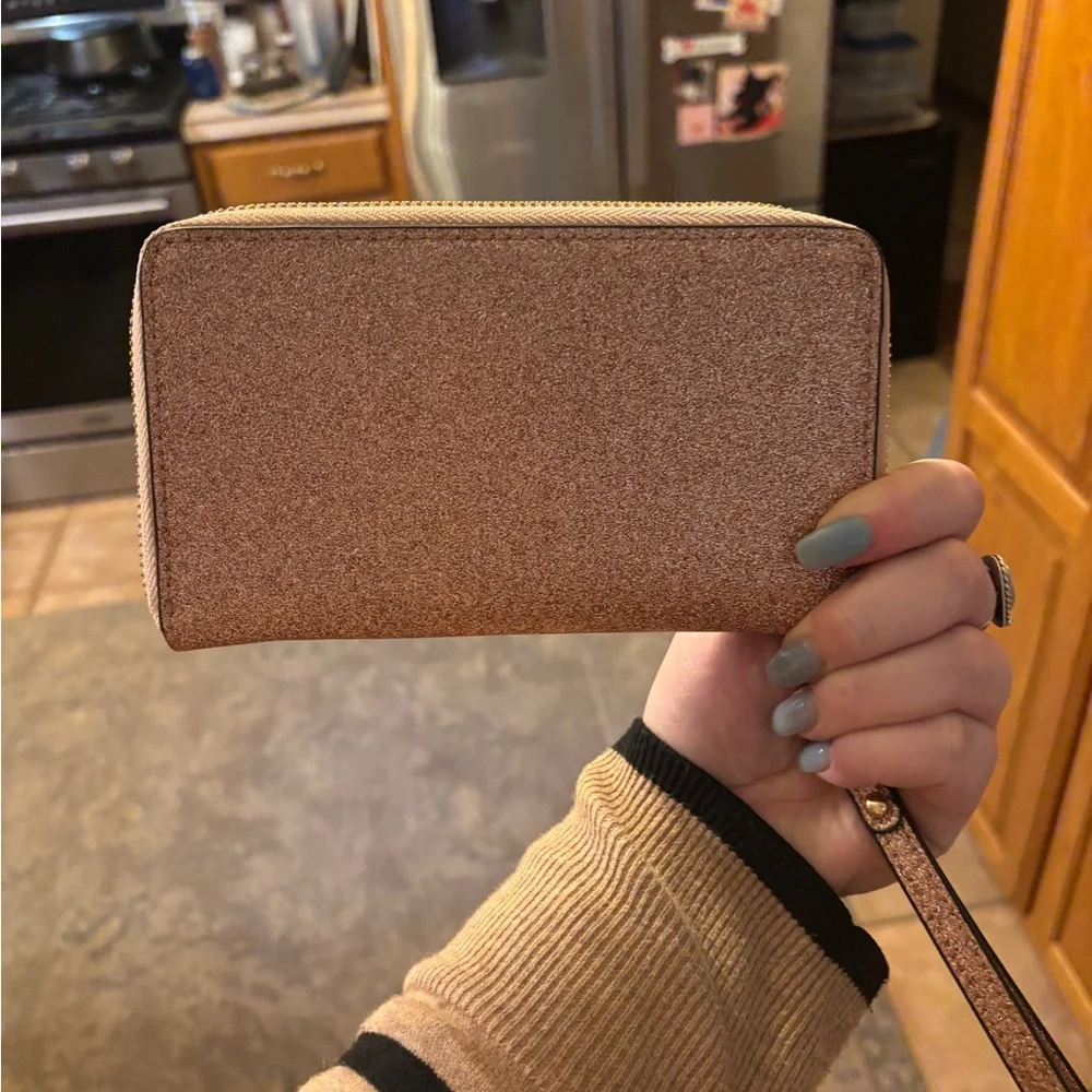 Michael Kors Sparkling rose gold Wristlet - Picture 8 of 8